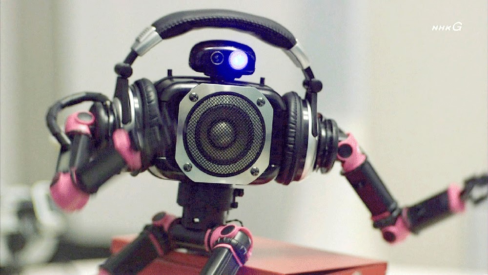 NHKドラマ「2030かなたの家族」, ロボット制作, ロボット「ナルホド」ドラマ主演ロボット